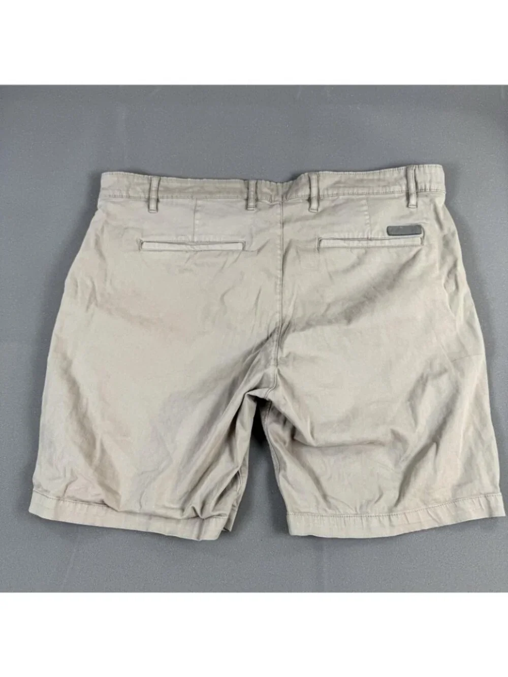 AG Adriano Goldschmied Shorts Mens Size 40 Beige Wanderer Slim Chino 10 Inseam